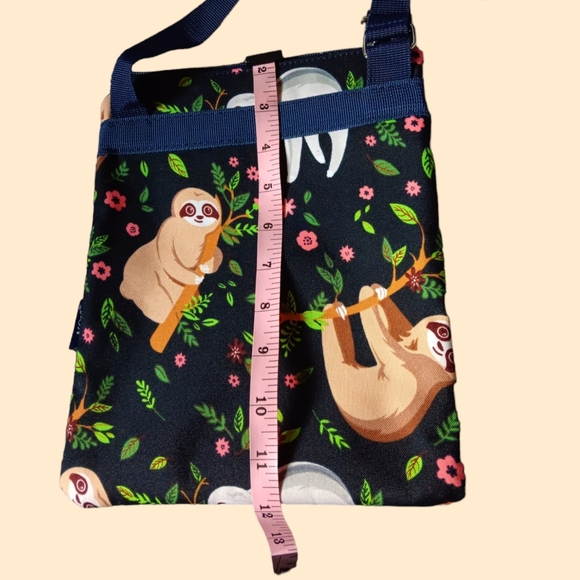 Sloth Crossbody - Picture 5 of 6